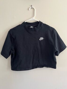 Nike Cropped T Shirt